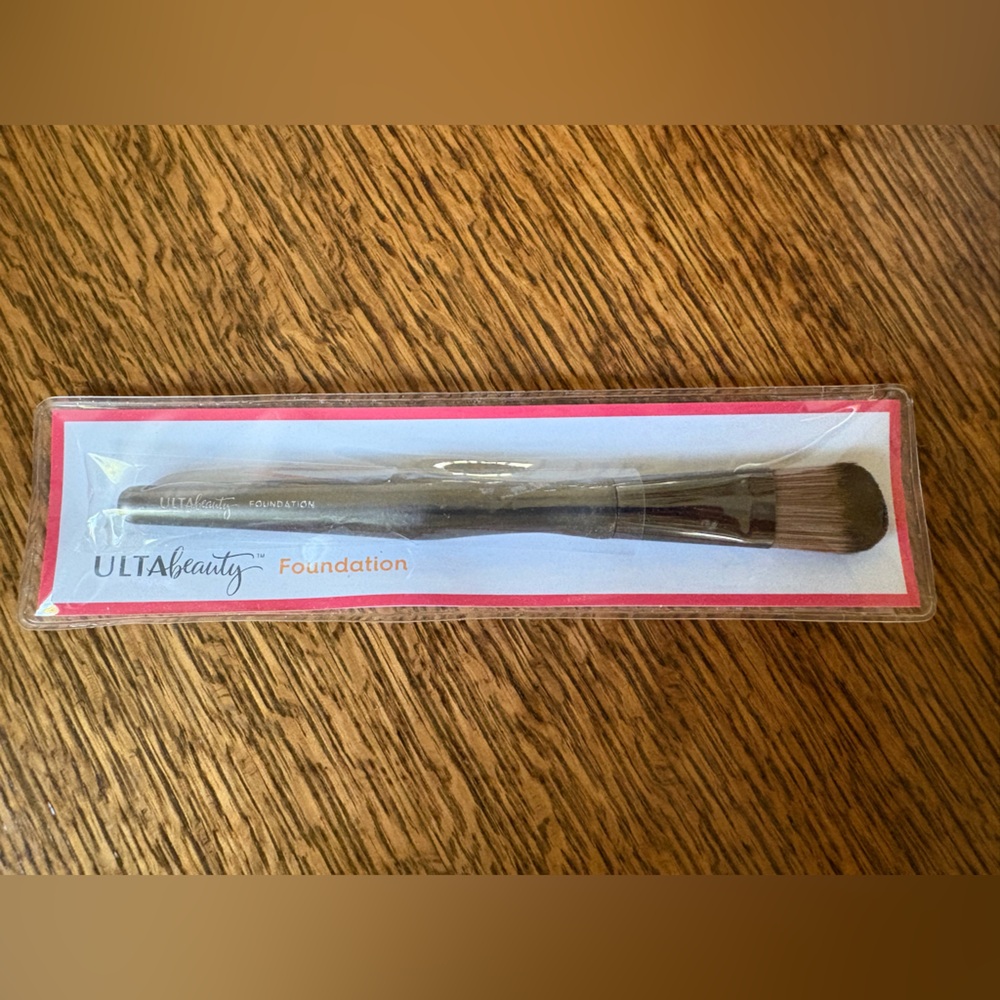 NWT, Ulta Beauty Tapered Foundation Brush with synthetic bristles.